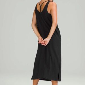 Lululemon V-Neck Midi Dress Black Size 0